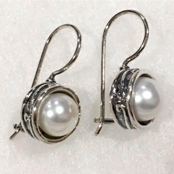 SILPADA MODERN FAIRYTALE Pearl and Silver Earrings - Picture 2 of 7